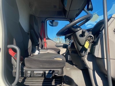 Lot 63 - 2016 (66 Plate) DAF LF 220 FA Rigid Box Euro 6
