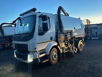 Lot 77 - 2019 (69 Plate) Volvo FL Johnston Sweeper Euro 6