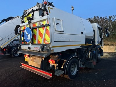 Lot 77 - 2019 (69 Plate) Volvo FL Johnston Sweeper Euro 6