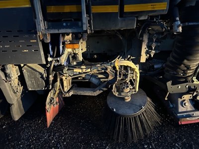Lot 77 - 2019 (69 Plate) Volvo FL Johnston Sweeper Euro 6