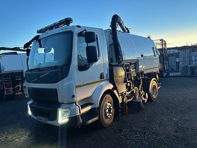 Lot 77 - 2019 (69 Plate) Volvo FL Johnston Sweeper Euro 6