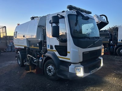Lot 77 - 2019 (69 Plate) Volvo FL Johnston Sweeper Euro 6