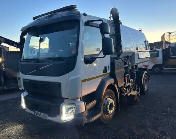 Lot 78 - 2019 (69 Plate) Volvo FL Johnston Sweeper Euro 6