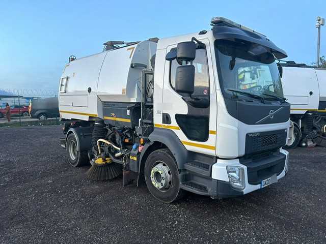 Lot 79 - 2020 Volvo FL Johnston Sweeper Euro 6