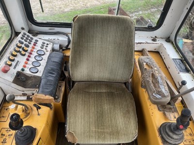 Lot 48 - 1990 Liebherr Dozer PR 722
