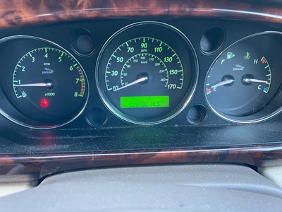Lot 82 - 2006 Jaguar XJ6 V6 Euro 4