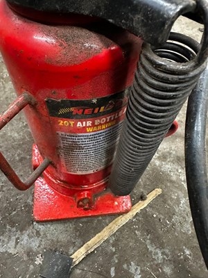 Lot 78 - 1x 20t Hydraulic Jack & 1x 5T Forklift Jack