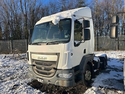 Lot 8 - 2016 DAF LF 220 4x2 Tractor Unit Euro 6