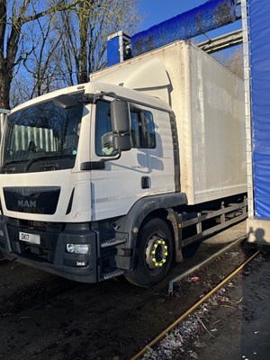 Lot 1 - 2017 MAN TGM 18.250 4x2 Rigid Box Euro 6