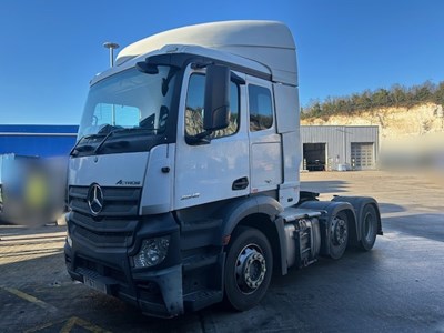 Lot 5 - 2017 (67 Plate) Mercedes Actros 2545 6x2 Tractor Unit Euro 6