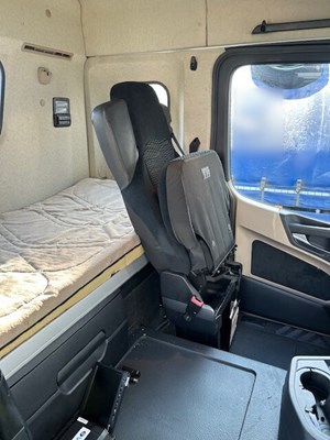 Lot 9 - 2017 (67 Plate) Mercedes Actros 2545 6x2 Tractor Unit Euro 6