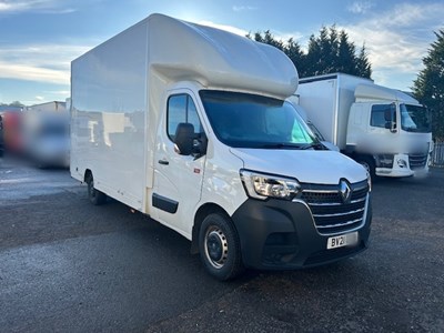 Lot 21 - 2021 Renault Master Low Rider Luton Box Van Euro 6