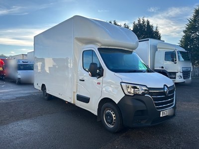 Lot 21 - 2021 Renault Master Low Rider Luton Box Van Euro 6