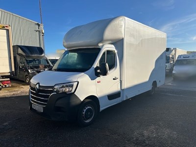 Lot 21 - 2021 Renault Master Low Rider Luton Box Van Euro 6