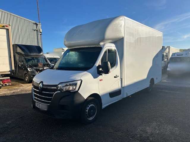 Lot 21 - 2021 Renault Master Low Rider Luton Box Van Euro 6