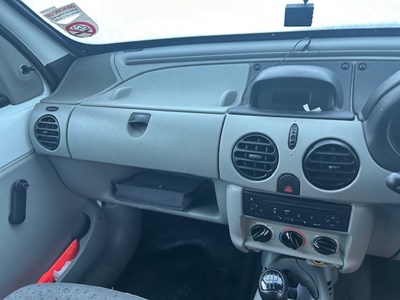 Lot 44 - 2005 Renault Kangoo Panel Van Euro 3 NON RUNNER