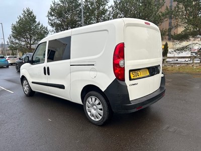 Lot 41 - 2017 (67 Plate) Vauxhall Combo 2300 Crew Cab Panel Van Euro 6