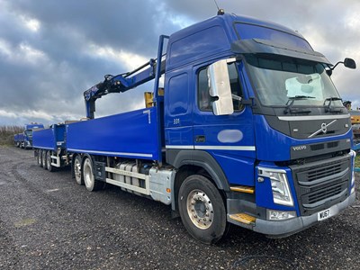 Lot 9 - 2017 (67 Plate) Volvo FM450 6x2 Globetrotter Cab Rigid Brick Grab with Drag Trailer Euro 6