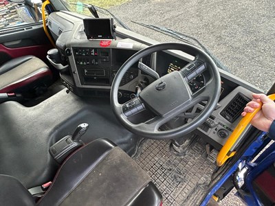 Lot 9 - 2017 (67 Plate) Volvo FM450 6x2 Globetrotter Cab Rigid Brick Grab with Drag Trailer Euro 6
