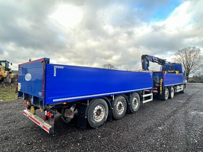 Lot 9 - 2017 (67 Plate) Volvo FM450 6x2 Globetrotter Cab Rigid Brick Grab with Drag Trailer Euro 6