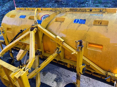 Lot 5 - 2016 (66 Plate) Mercedes Arocs 1824 Econ Tipper with Gritter Body and Plough Attachment Euro 6