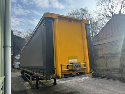 Lot 63 - 2012 SDC Curtainside Trailer