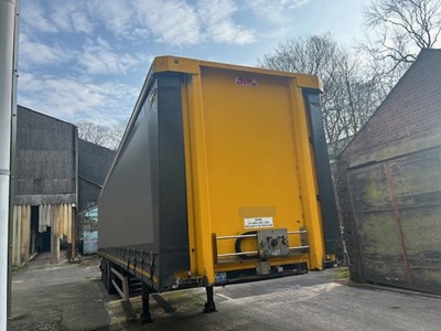 Lot 63 - 2012 SDC Curtainside Trailer