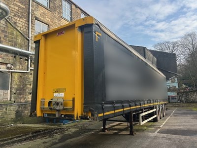 Lot 63 - 2012 SDC Curtainside Trailer