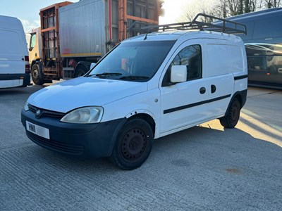 Lot 18 - 2011 Vauxhall Combo 2000 CDTI 16V Panel Van Euro 4