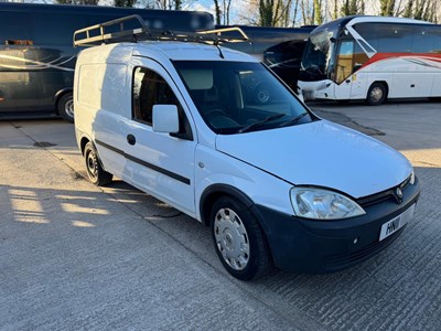 Lot 27 - 2011 Vauxhall Combo 2000 CDTI 16V Panel Van Euro 4