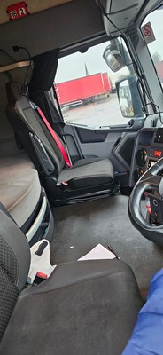 Lot 5 - 2019 Renault T Cab Tractor Unit Euro 6