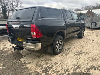 Lot 25 - 2017 Toyota Hilux Invincible Double Cab Euro 6