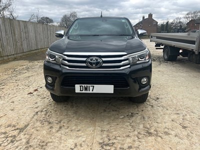 Lot 25 - 2017 Toyota Hilux Invincible Double Cab Euro 6