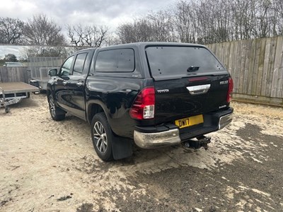 Lot 25 - 2017 Toyota Hilux Invincible Double Cab Euro 6