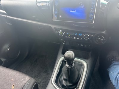 Lot 25 - 2017 Toyota Hilux Invincible Double Cab Euro 6
