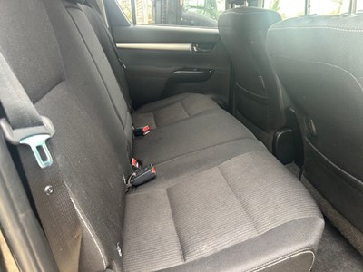 Lot 25 - 2017 Toyota Hilux Invincible Double Cab Euro 6