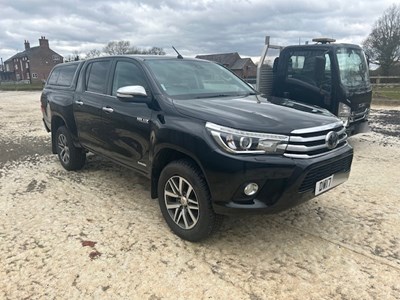 Lot 25 - 2017 Toyota Hilux Invincible Double Cab Euro 6