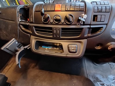 Lot 8 - 2016 Iveco 120E 12000kg 4x2 Tractor Unit Euro 6