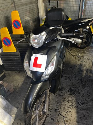 Lot 83 - 2018 (67 Plate) Honda Vision NSC Petrol Scooter Euro 4