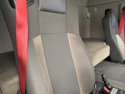 Lot 99 - 2015 (65 Plate) Renault D18 Wide Box Euro 6