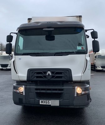 Lot 100 - 2015 (65 Plate) Renault D18 Wide Trucks Euro 6