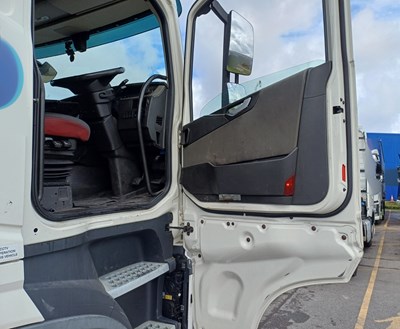 Lot 6 - 2016 Volvo FH 460 6x2 Tractor Unit Euro 6