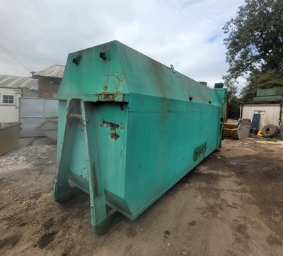 Lot 58 - 35 / 40 Yard Compactor Bin