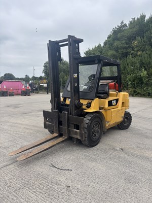 Lot 23 - 2004 CAT GP40K Gas Forklift