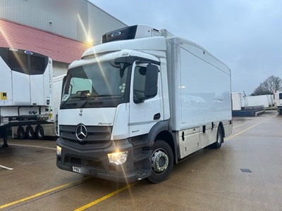 Lot 67 - 2017 (67 Plate) Mercedes Antos 1824 Fridge Unit Euro 6