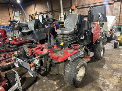 Lot 27 - 2019 Toro Mower LT3340