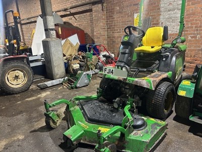 Lot 42 - 2014 John Deere 1445 Ride On Mower