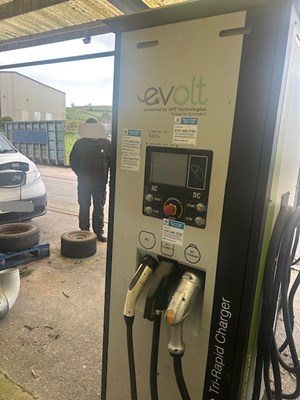 Lot 78 - Evolt Charger Rapid Charge