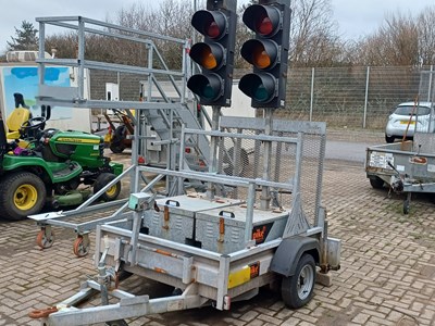 Lot 54 - 2012 Pike Mobile Traffic Lights Trailer