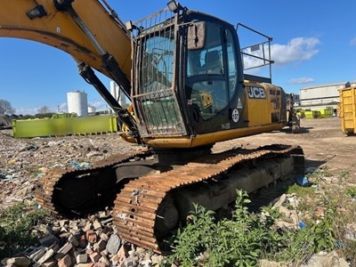 Lot 15 - 2015 JCB JS220 Excavator NON RUNNER